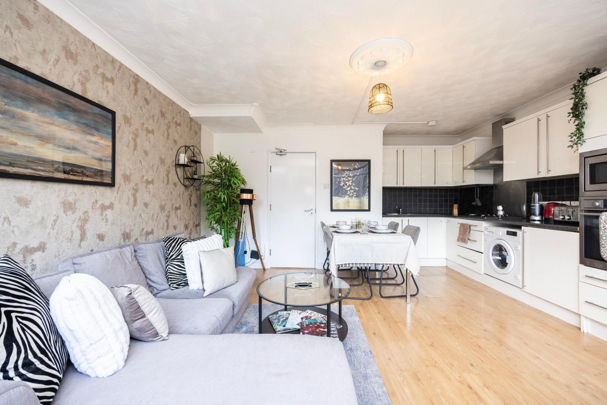 Trendy 4 Bed Near Vibrant Shoreditch W Balcony And Walking Distance To Tube