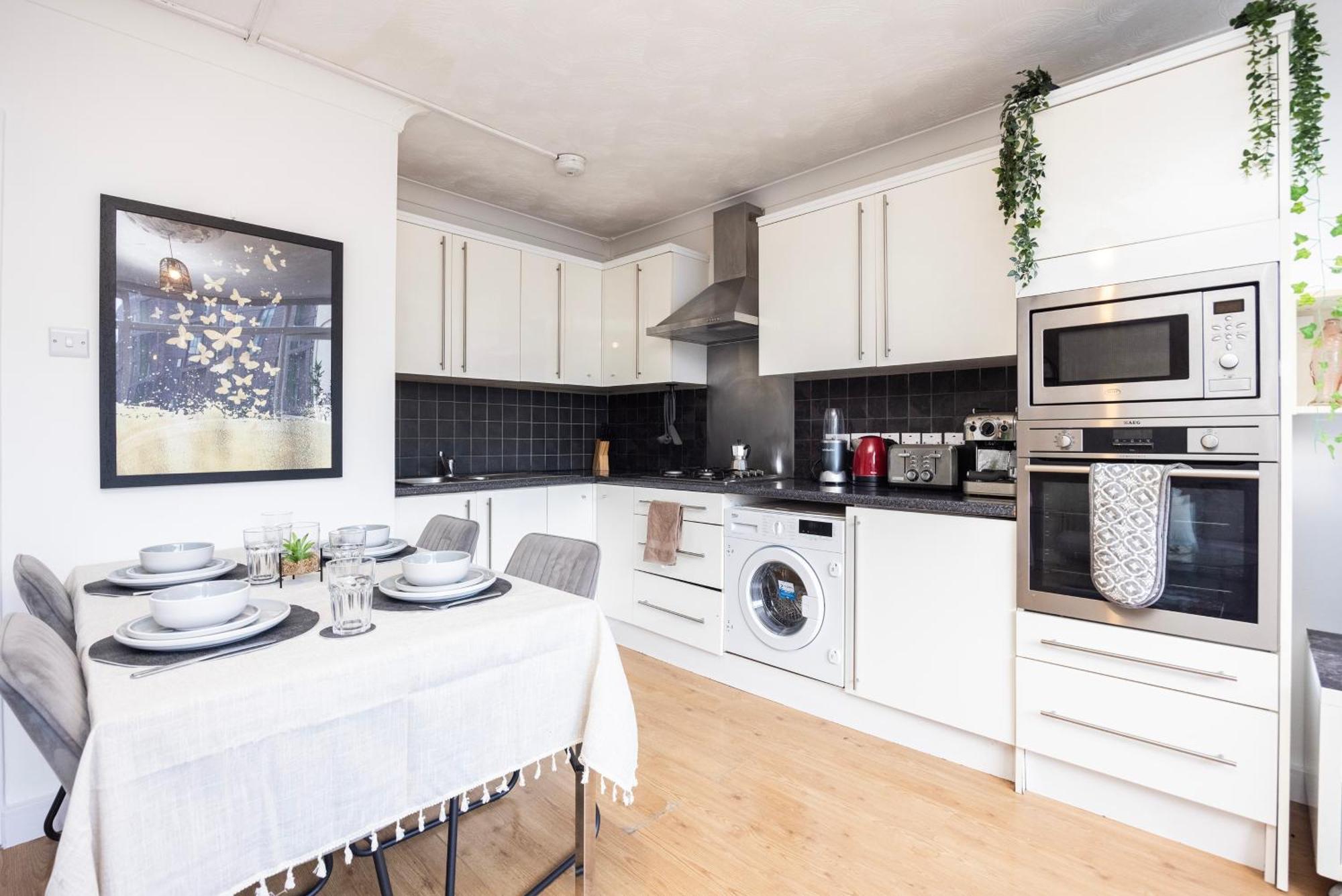 Trendy 4 Bed Near Vibrant Shoreditch W Balcony And Walking Distance To Tube * Londra
