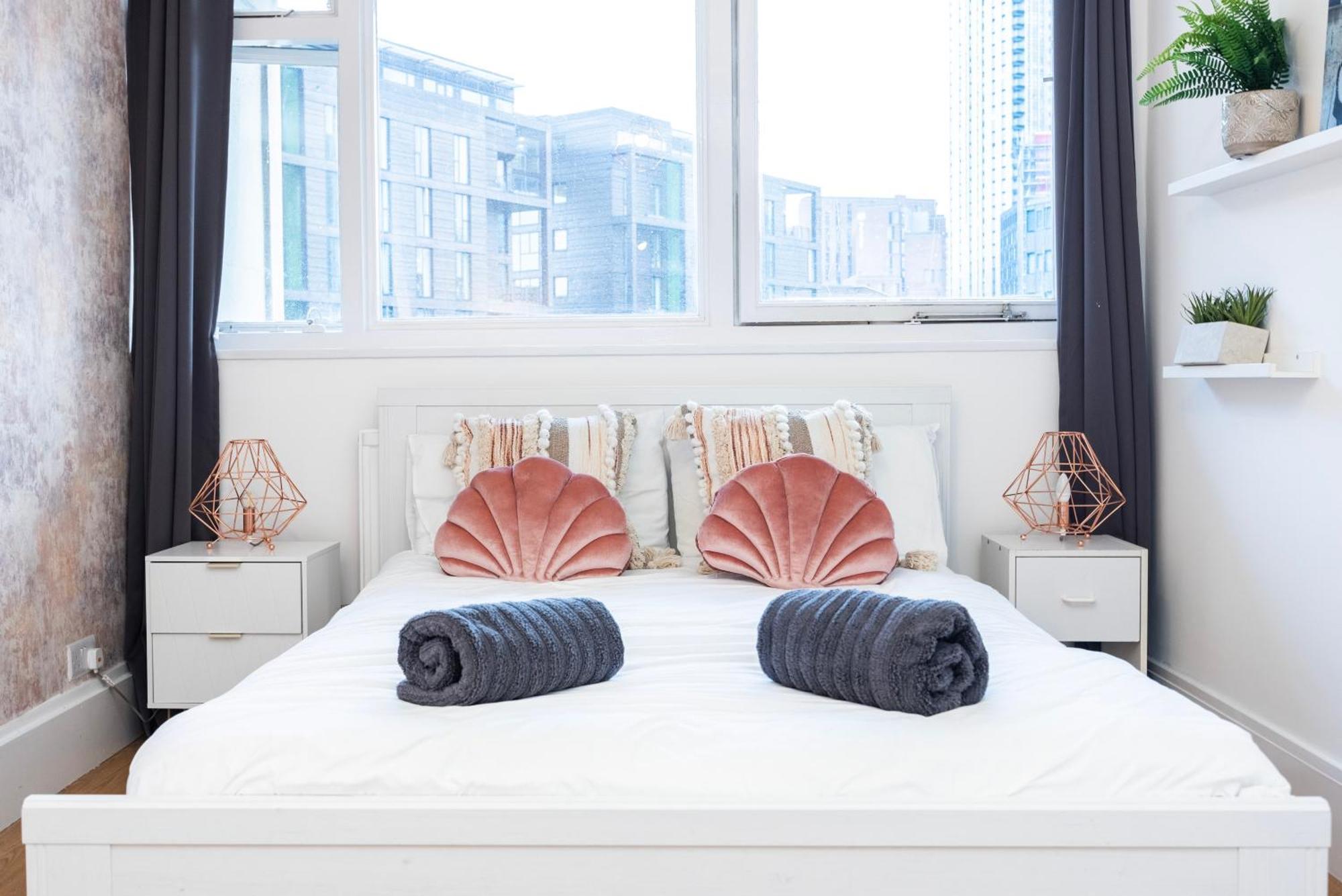 Trendy 4 Bed Near Vibrant Shoreditch W Balcony And Walking Distance To Tube Appartamento